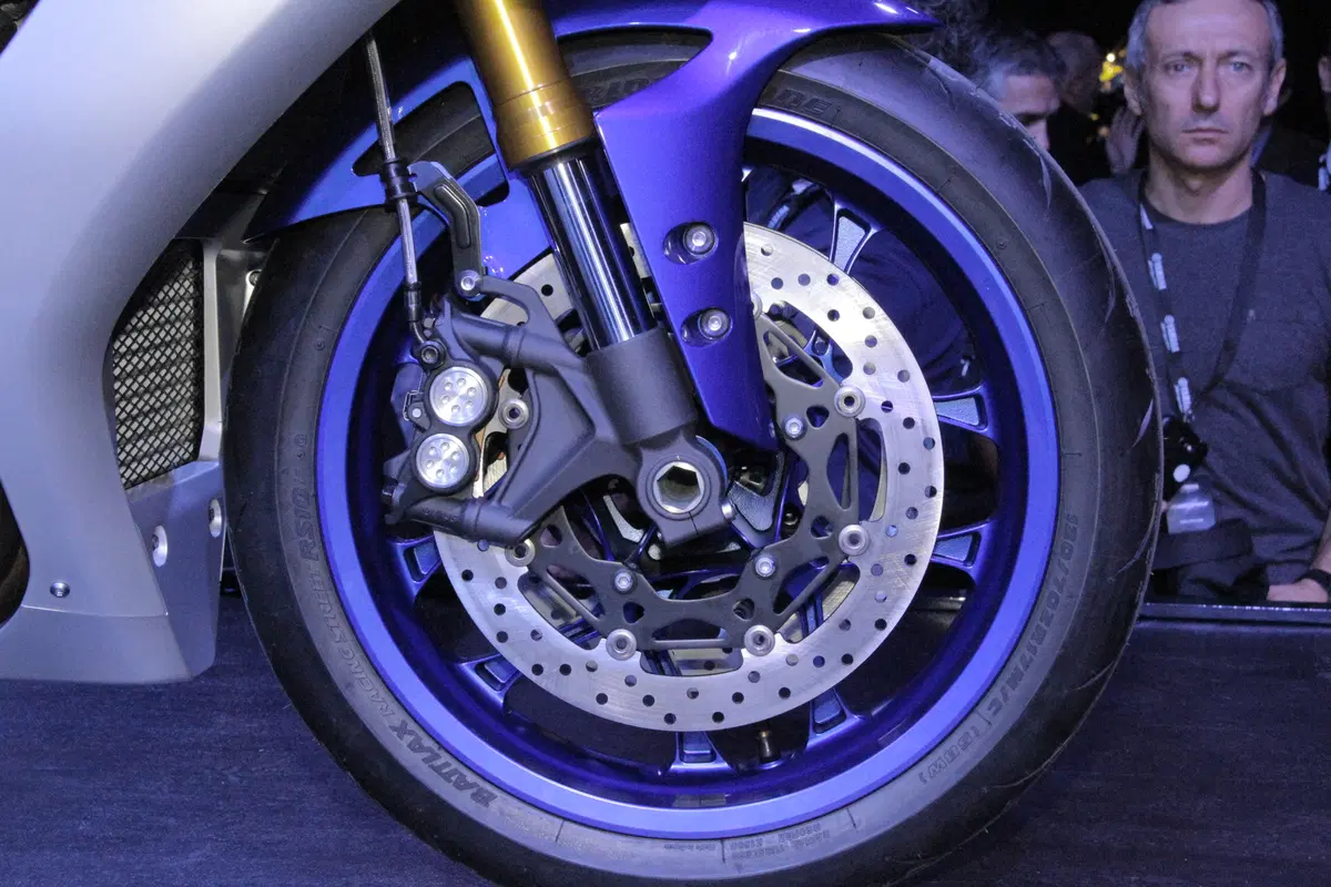 Yamaha YZF-R1 2015 (29)