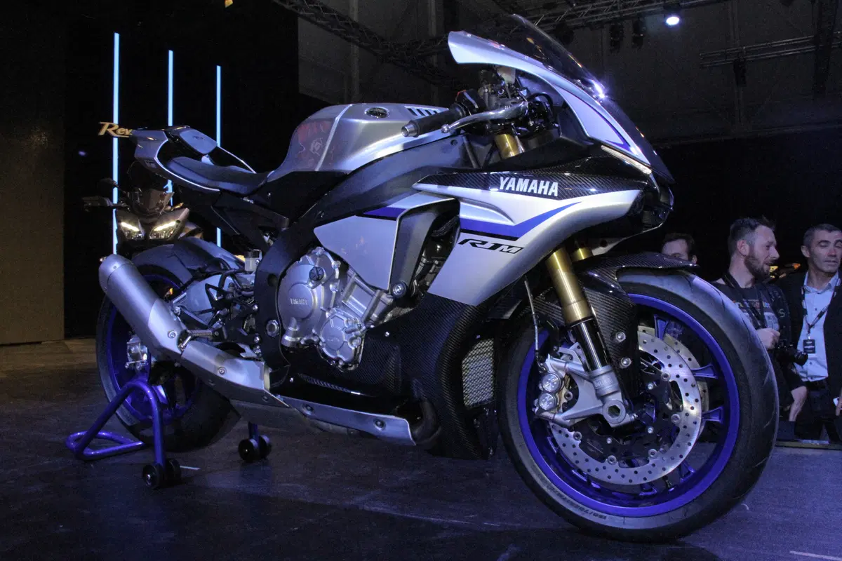 Yamaha YZF-R1 2015 (31)