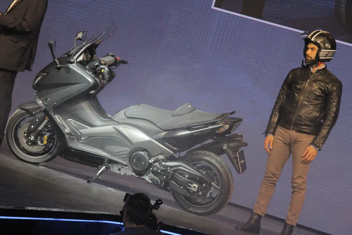 Yamaha TMAX  2015 (2)
