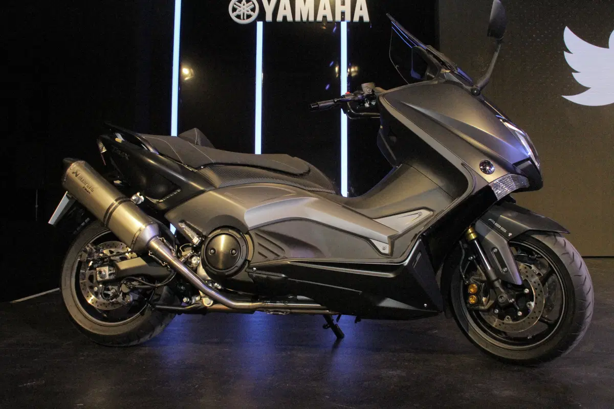 Yamaha TMAX  2015 (4)