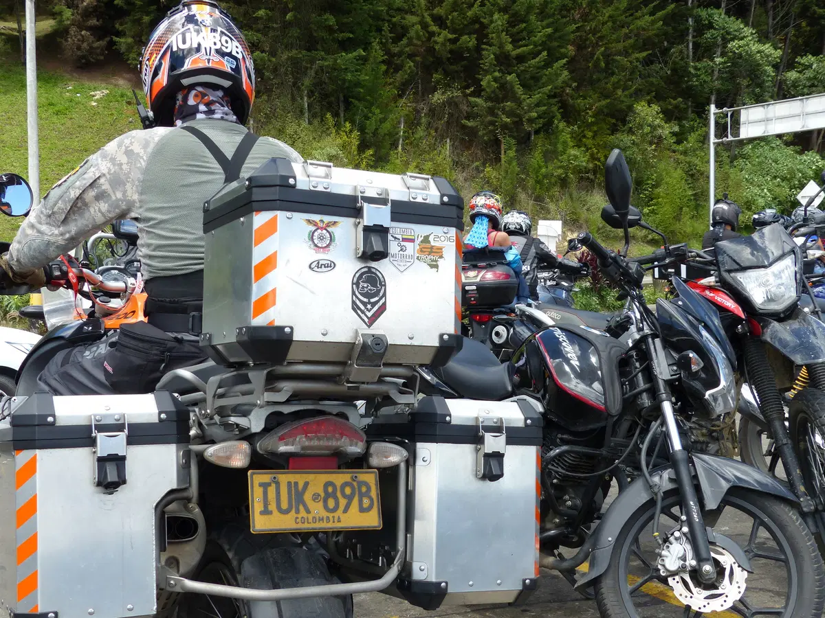 Moteros. Storie di motociclisti colombiani
