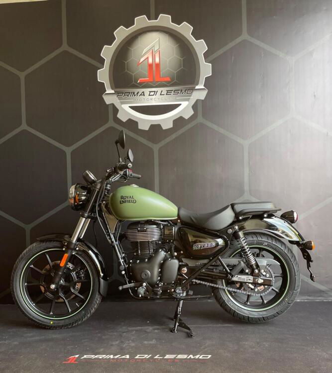 Royal Enfield Meteor 350 Fireball (2021 - 24) (2)