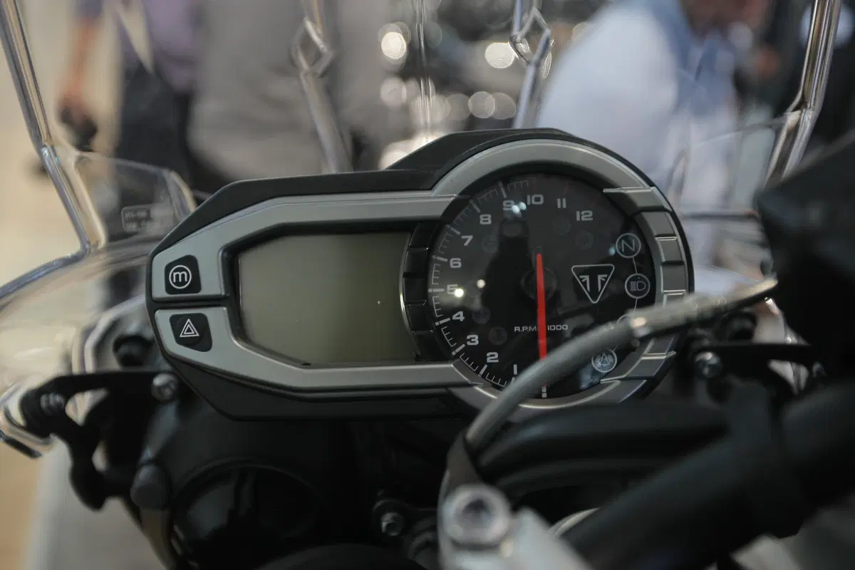 Triumph Tiger 800 XC (6)