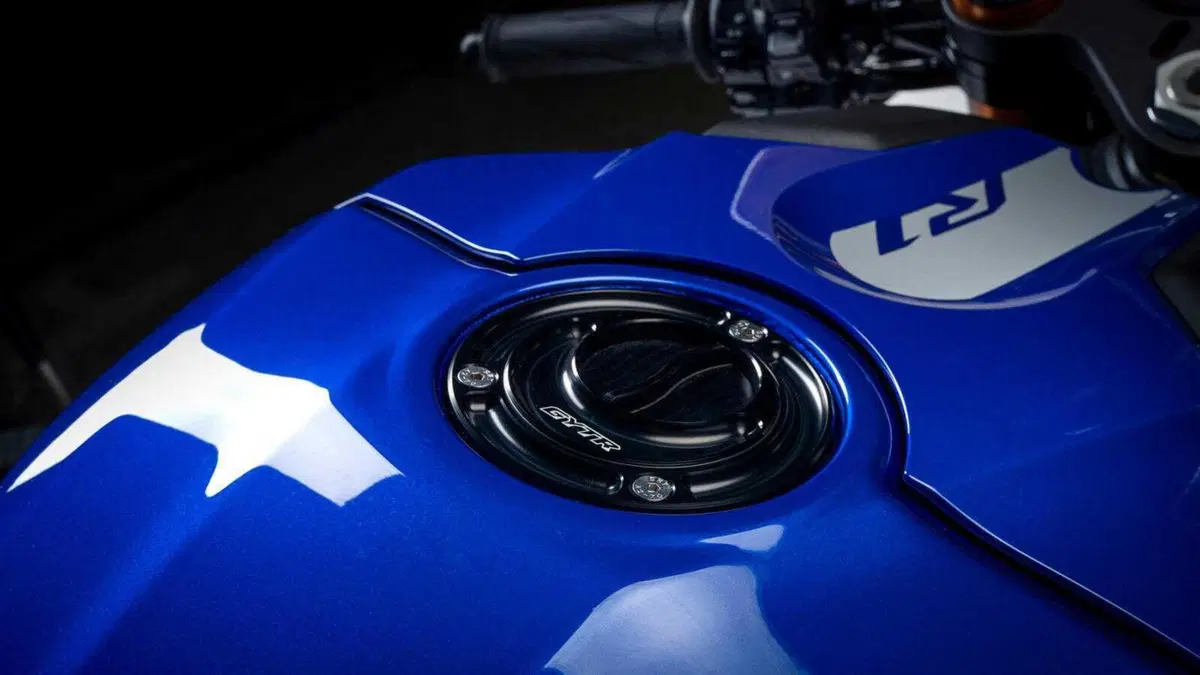 R1 GYTR: Yamaha si ispira alla SBK per offrire moto a uso pista (16)