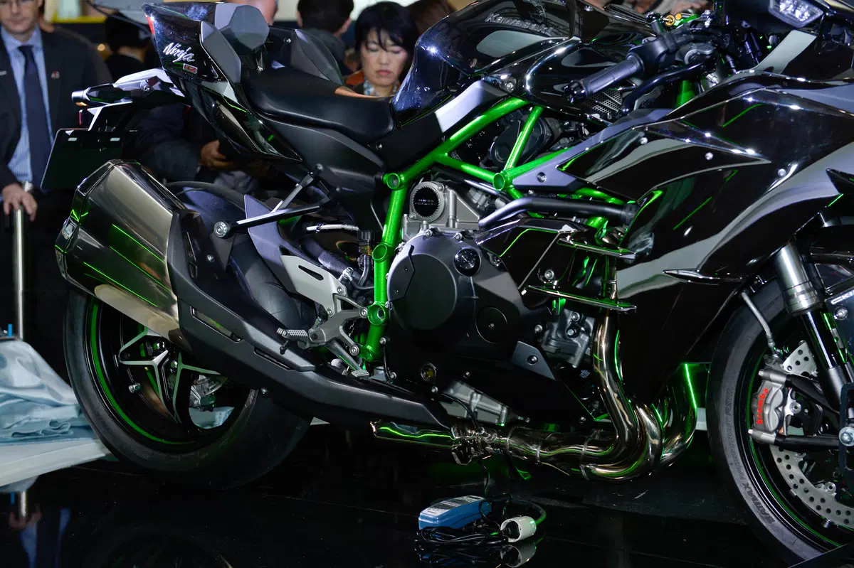 Kawasaki Ninja H2 2015 (33)