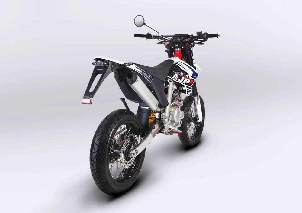 AJP SPR 125 Supermoto (2023 - 24) (3)