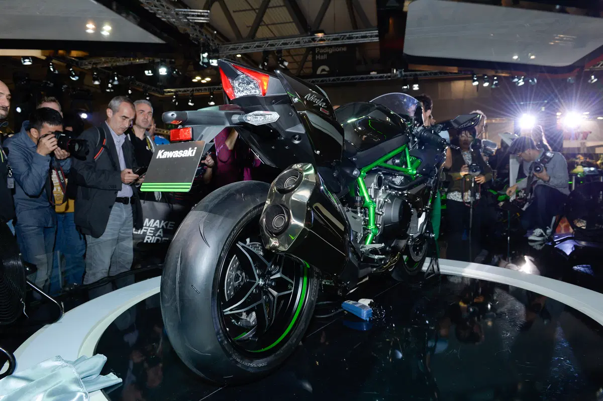 Kawasaki Ninja H2 2015 (34)