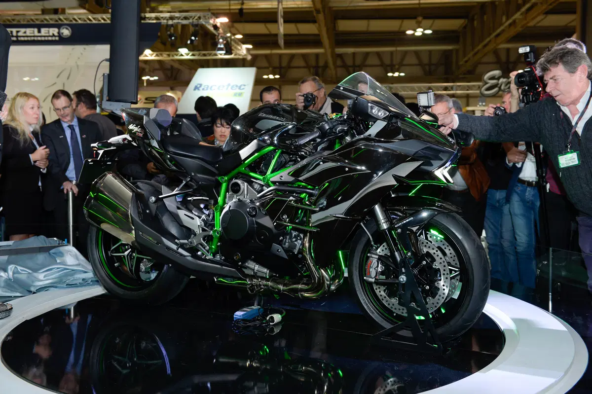 Kawasaki Ninja H2 2015 (38)