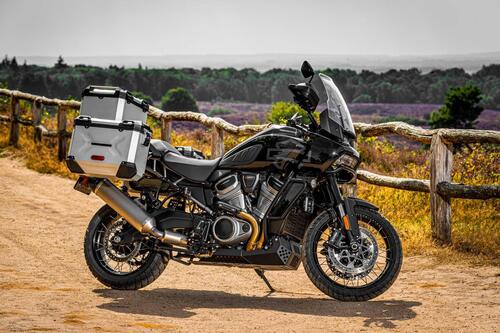 Che cosa c'è nel kit Adventure per la Pan America 1250? (2)