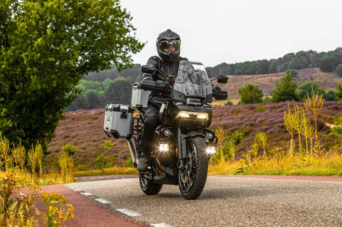 Che cosa c'&egrave; nel kit Adventure per la Pan America 1250?