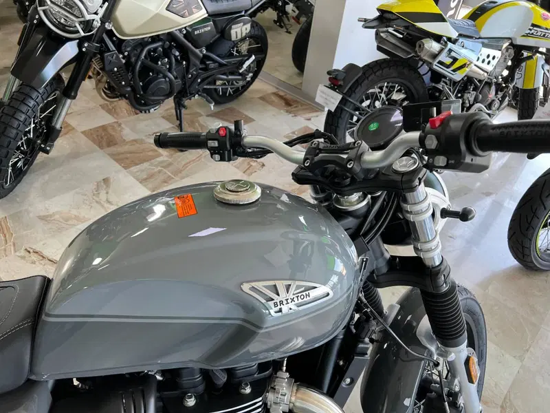 Brixton Motorcycles Cromwell 1200 (2022 - 26) (4)