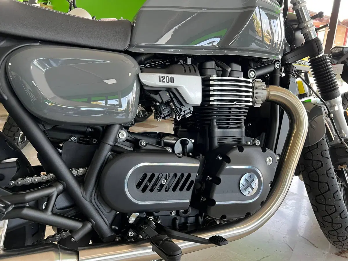 Brixton Motorcycles Cromwell 1200 (2022 - 26) (5)