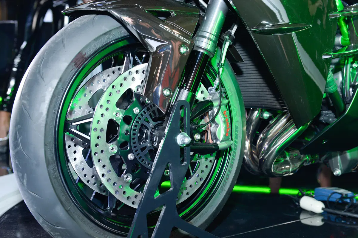 Kawasaki Ninja H2 2015 (46)