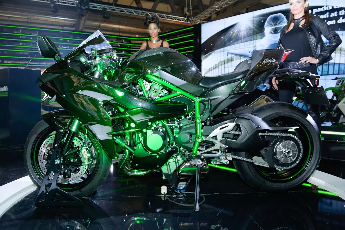 Kawasaki Ninja H2 2015 (49)