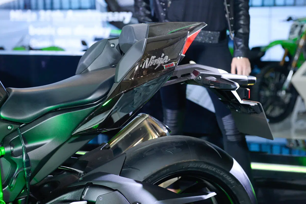 Kawasaki Ninja H2 2015 (50)