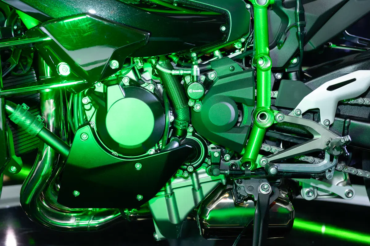 Kawasaki Ninja H2 2015 (52)