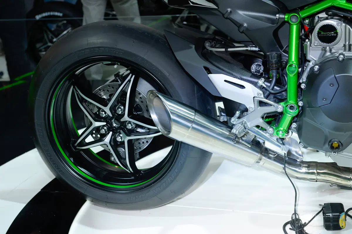 Kawasaki Ninja H2R 2015 (12)