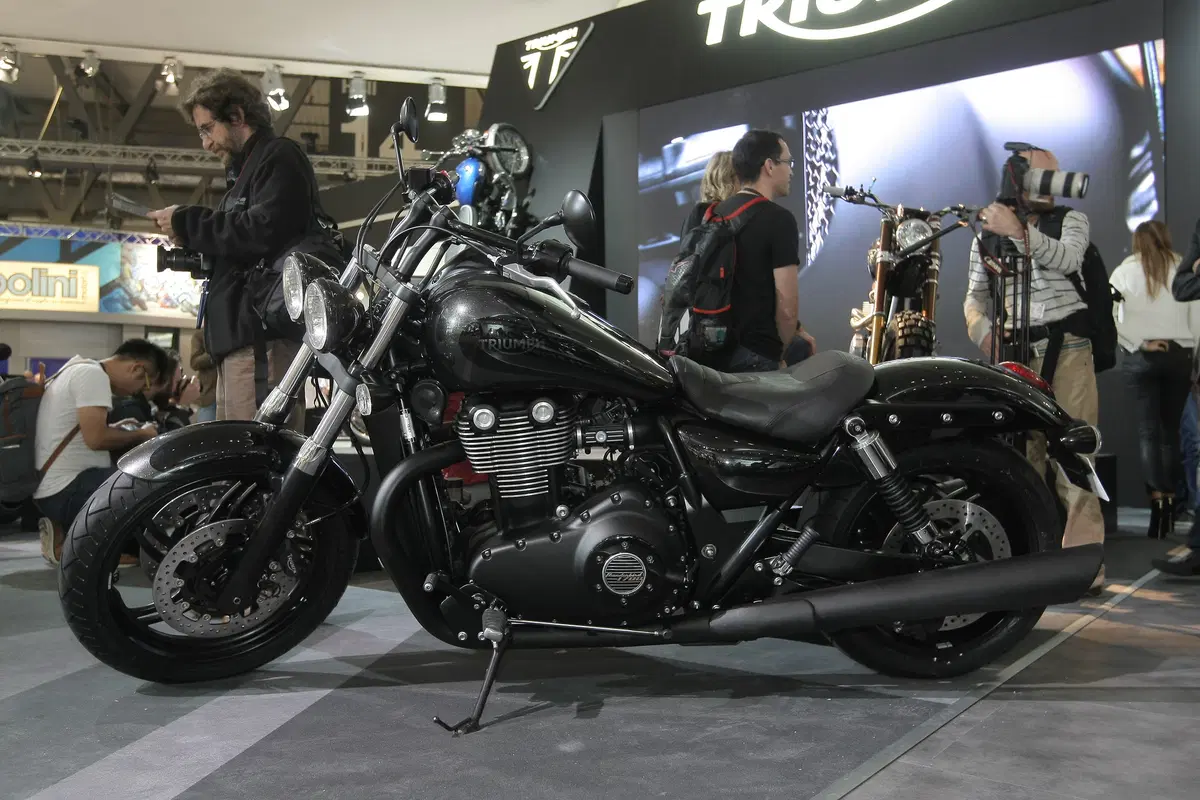 Triumph Thunderbird Night Storm 1107 m.y. 2015