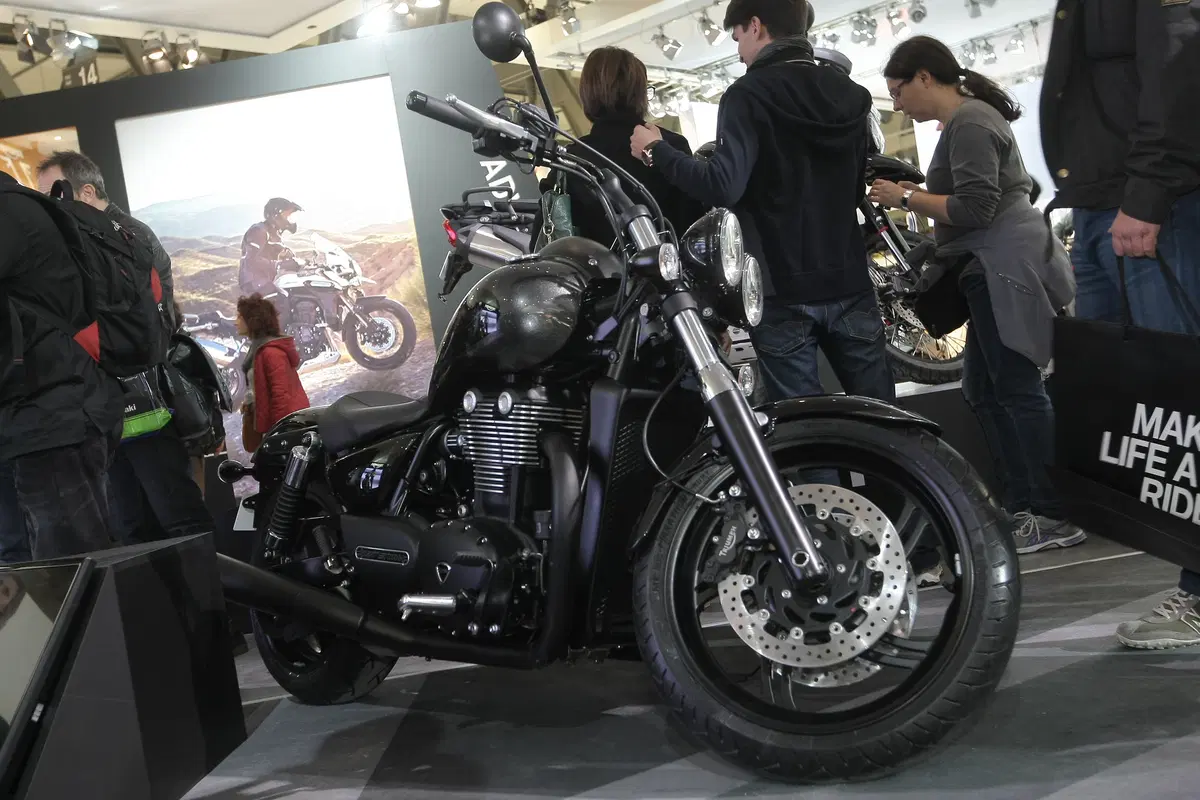Triumph Thunderbird Night Storm 1107 m.y. 2015 (2)
