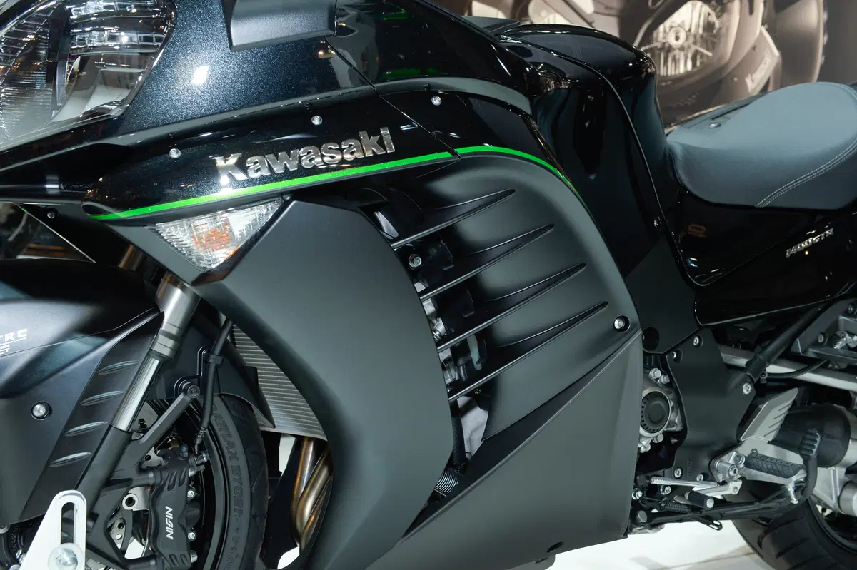 Kawasaki GTR 1400 2015 (5)