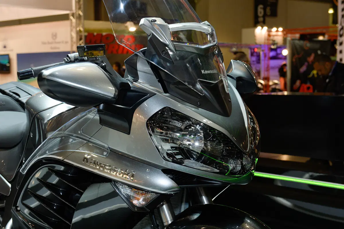 Kawasaki GTR 1400 2015 (8)