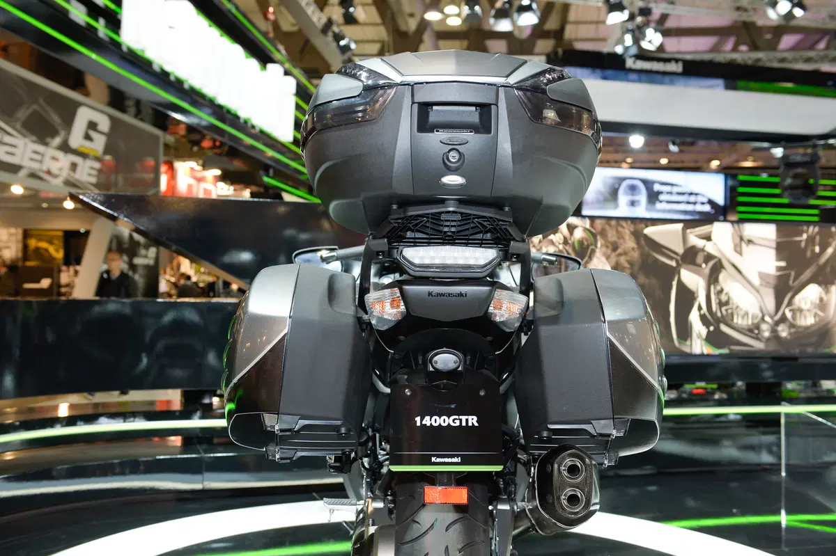 Kawasaki GTR 1400 2015 (13)