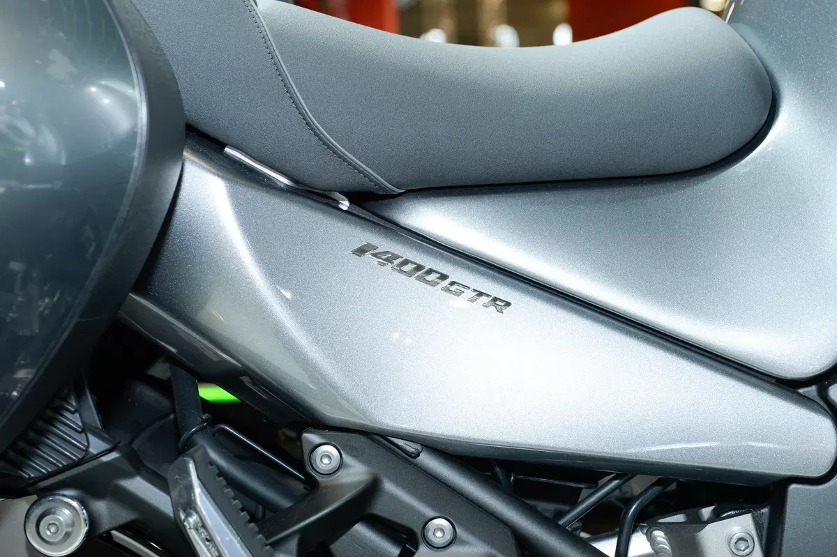 Kawasaki GTR 1400 2015 (14)