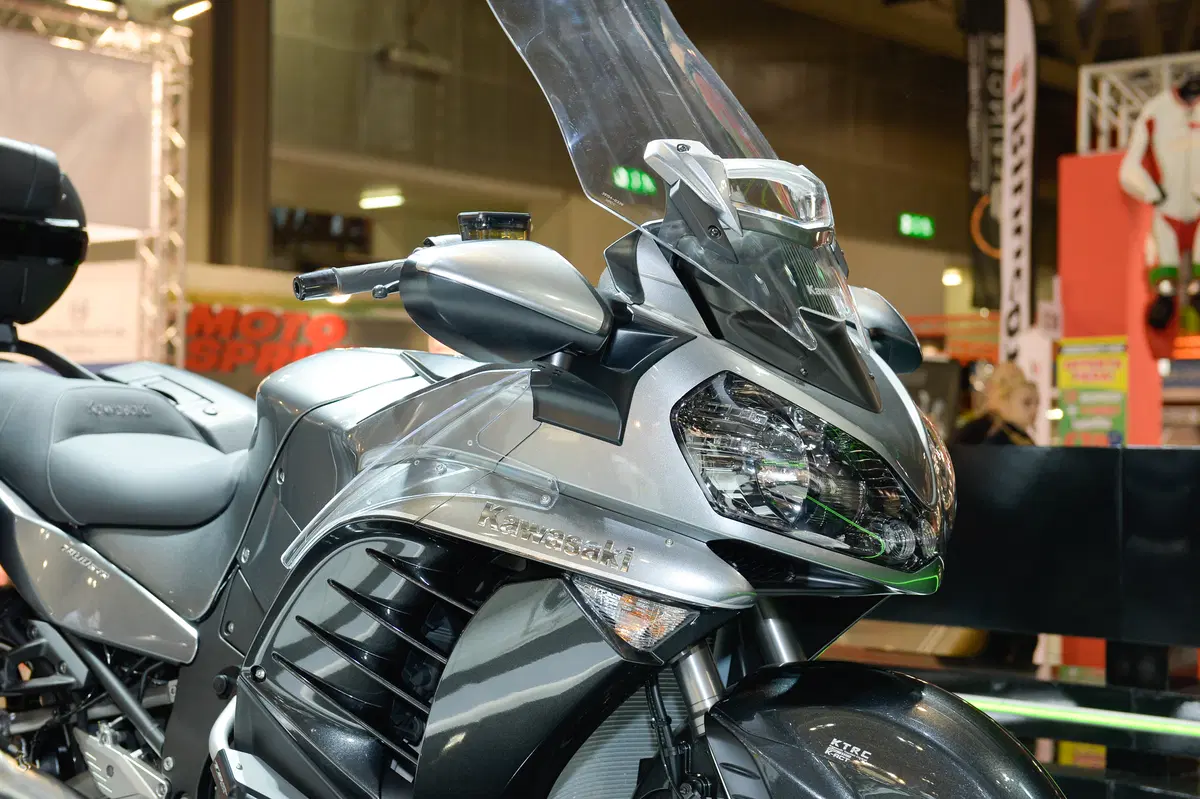 Kawasaki GTR 1400 2015 (15)