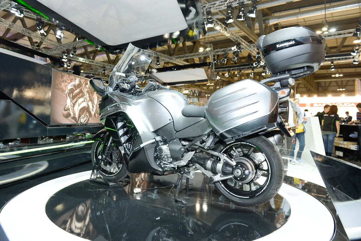 Kawasaki GTR 1400 2015 (4)