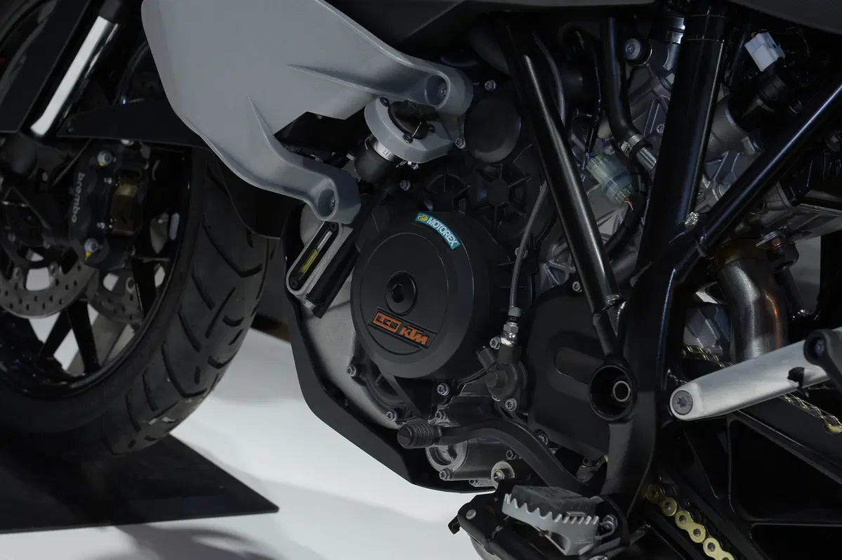 KTM Adventure 1050 2015 (5)