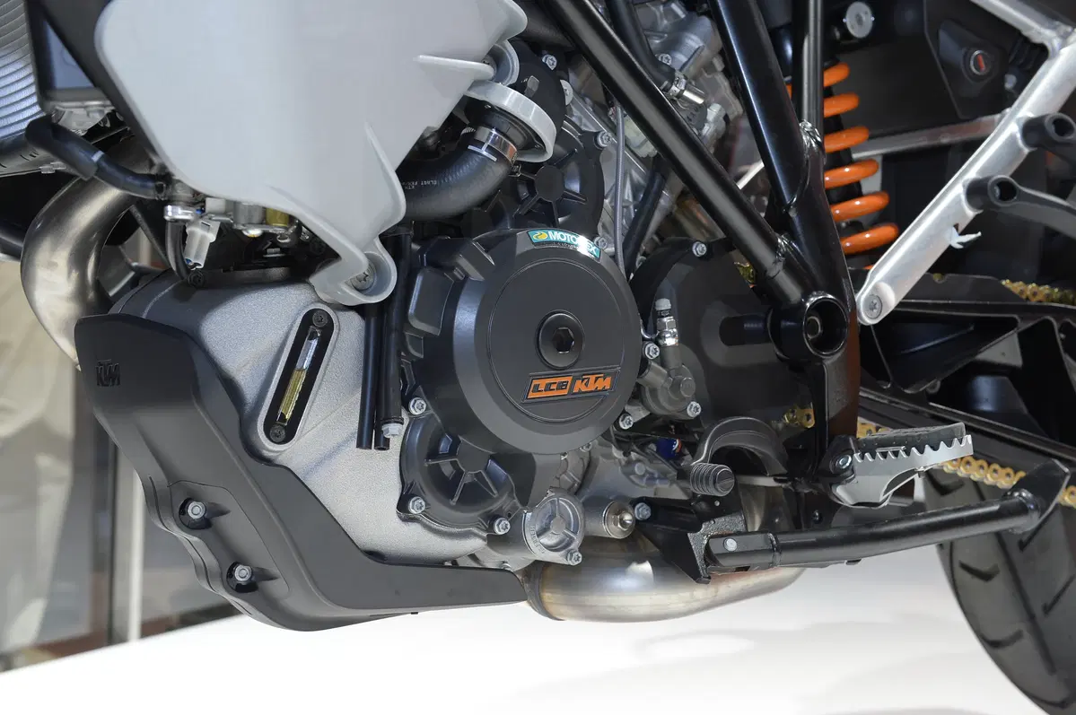 KTM Adventure 1050 2015 (21)