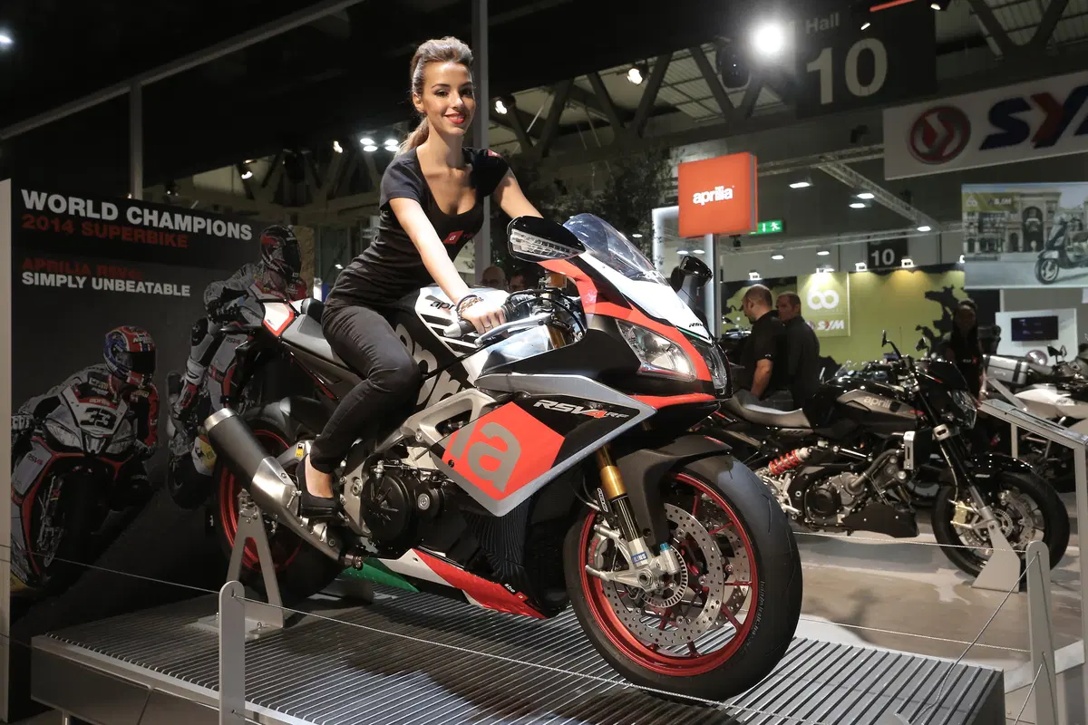 Aprilia RSV4 RR 2015 (7)