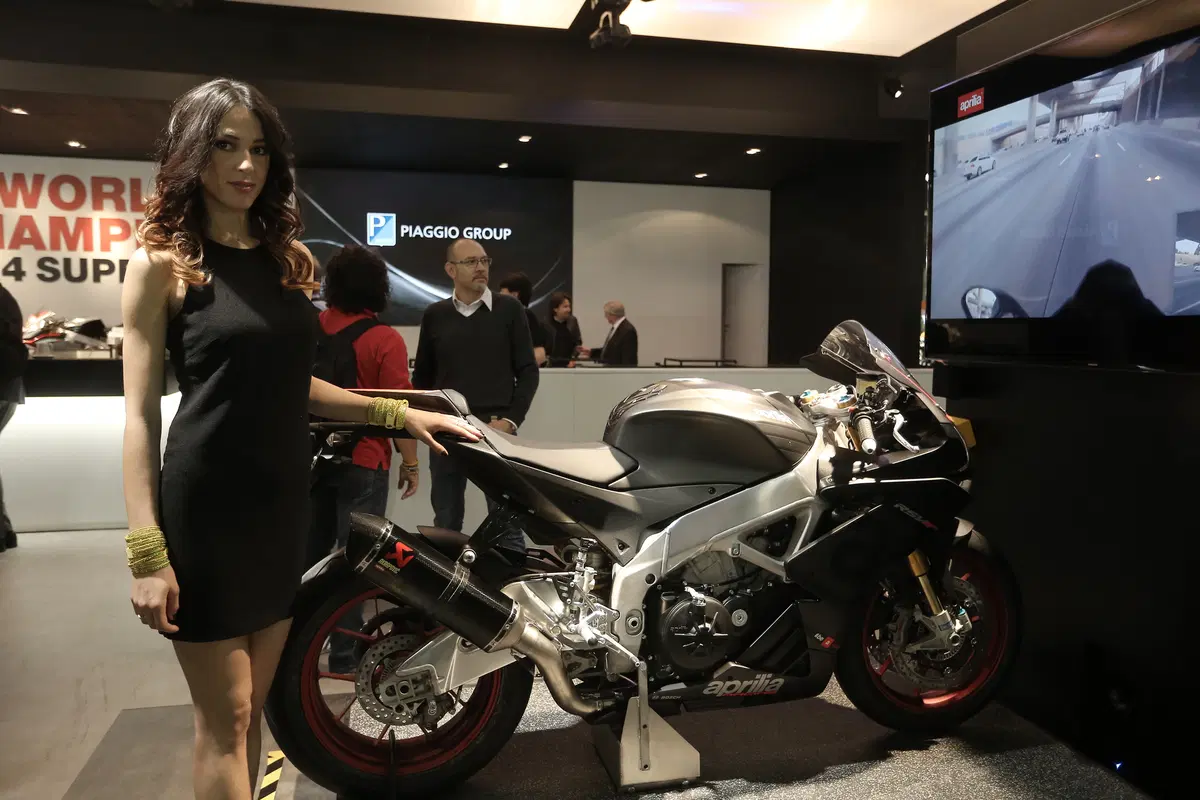 Aprilia RSV4 RR 2015 (3)