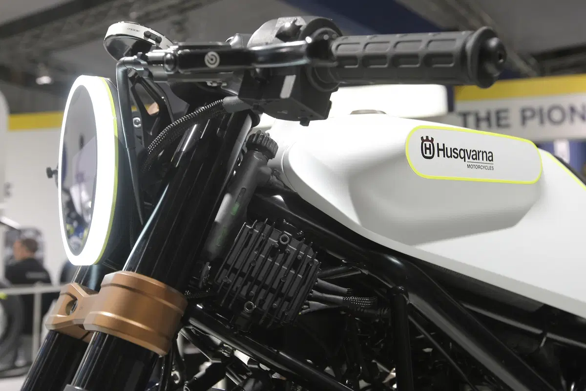 Husqvarna concept 401 Svartpilen (14)