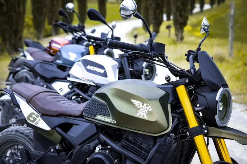 Moto Morini SEIEMMEZZO STR (2022 - 26) (9)