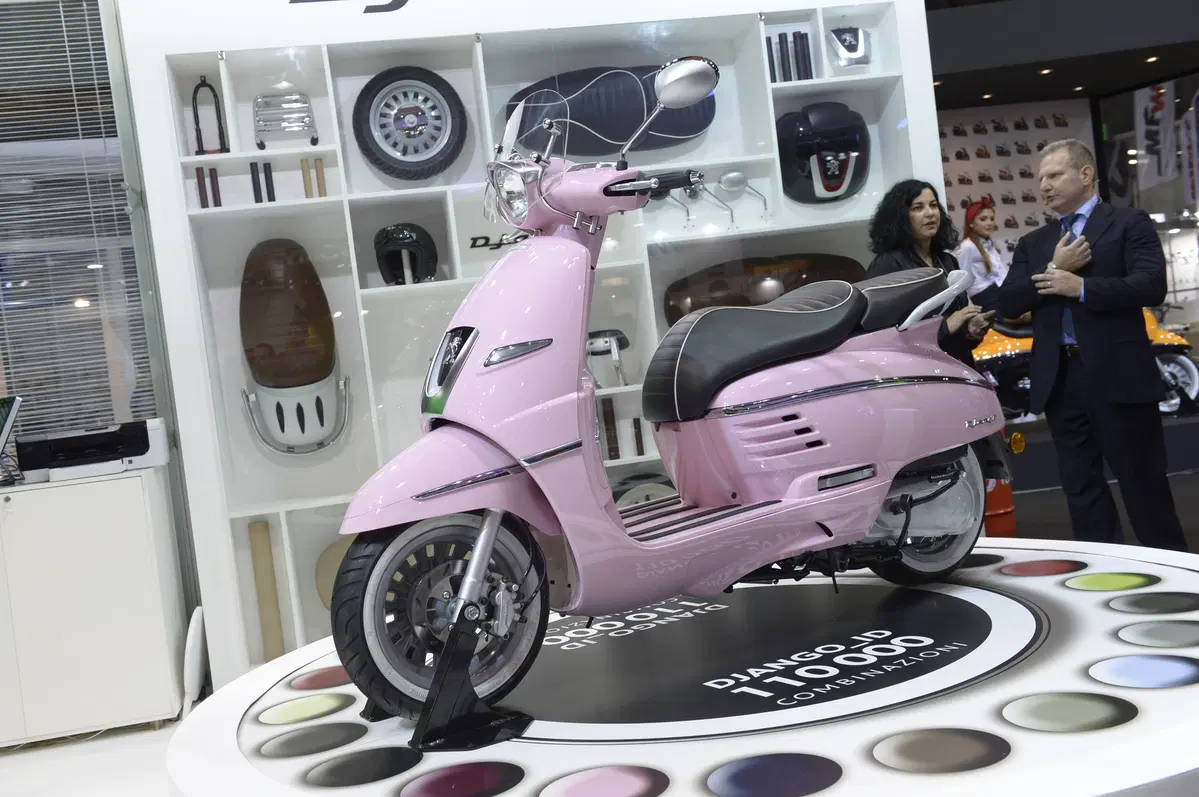 Gamma scooter Peugeot  (2)