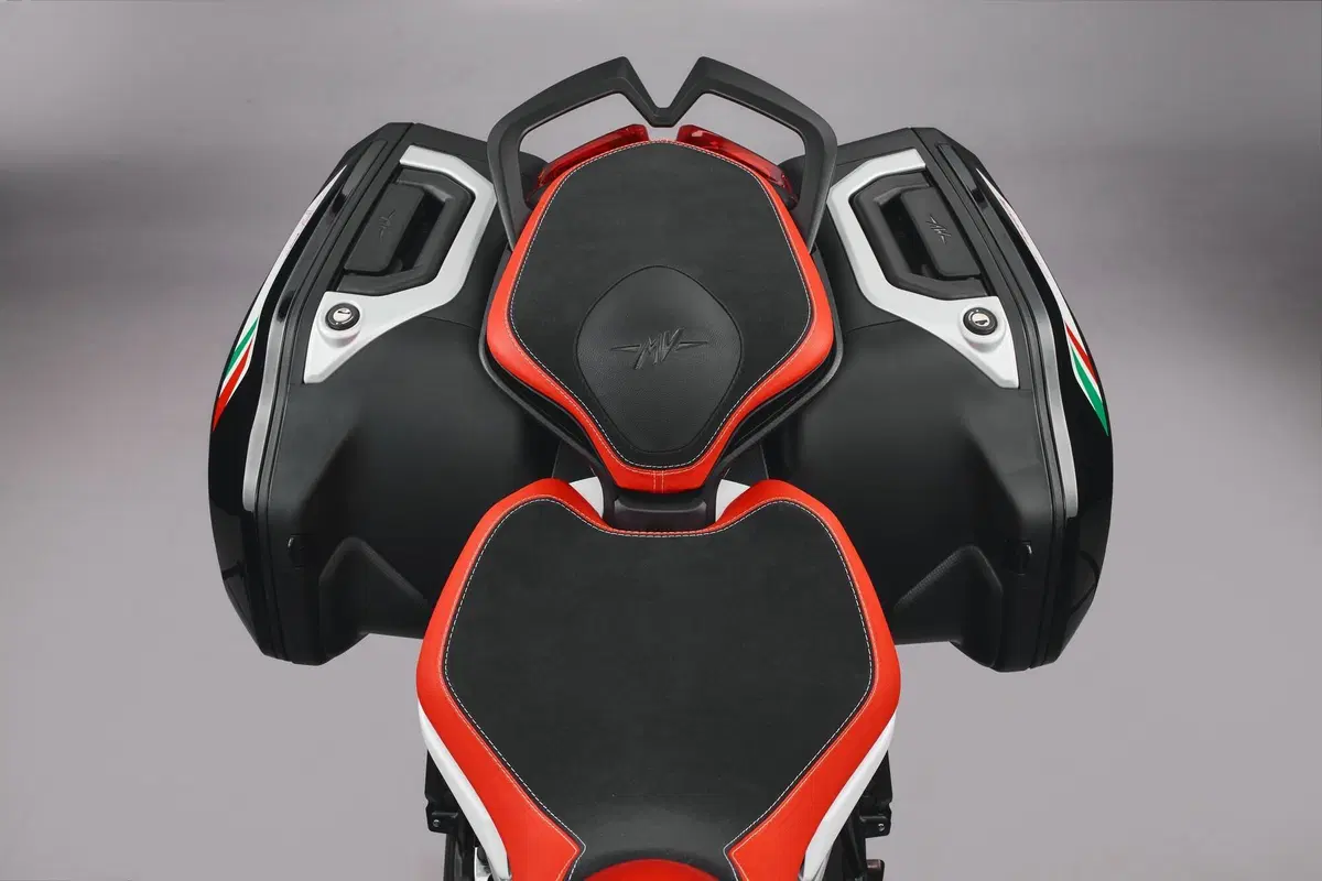 MV Agusta RC: Alta gioielleria (2)
