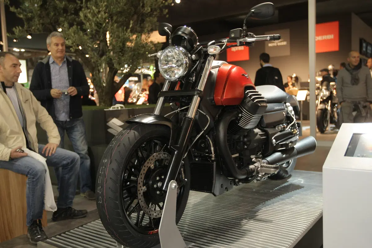 Moto Guzzi Audace 2015 (2)