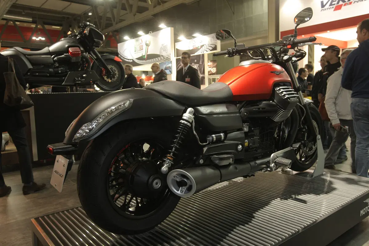 Moto Guzzi Audace 2015 (4)
