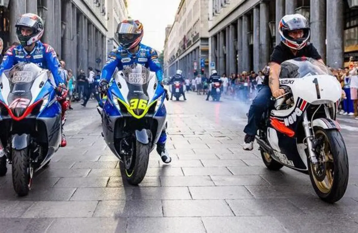Guardate dove sono le due Suzuki Hayabusa GP edition  (3)