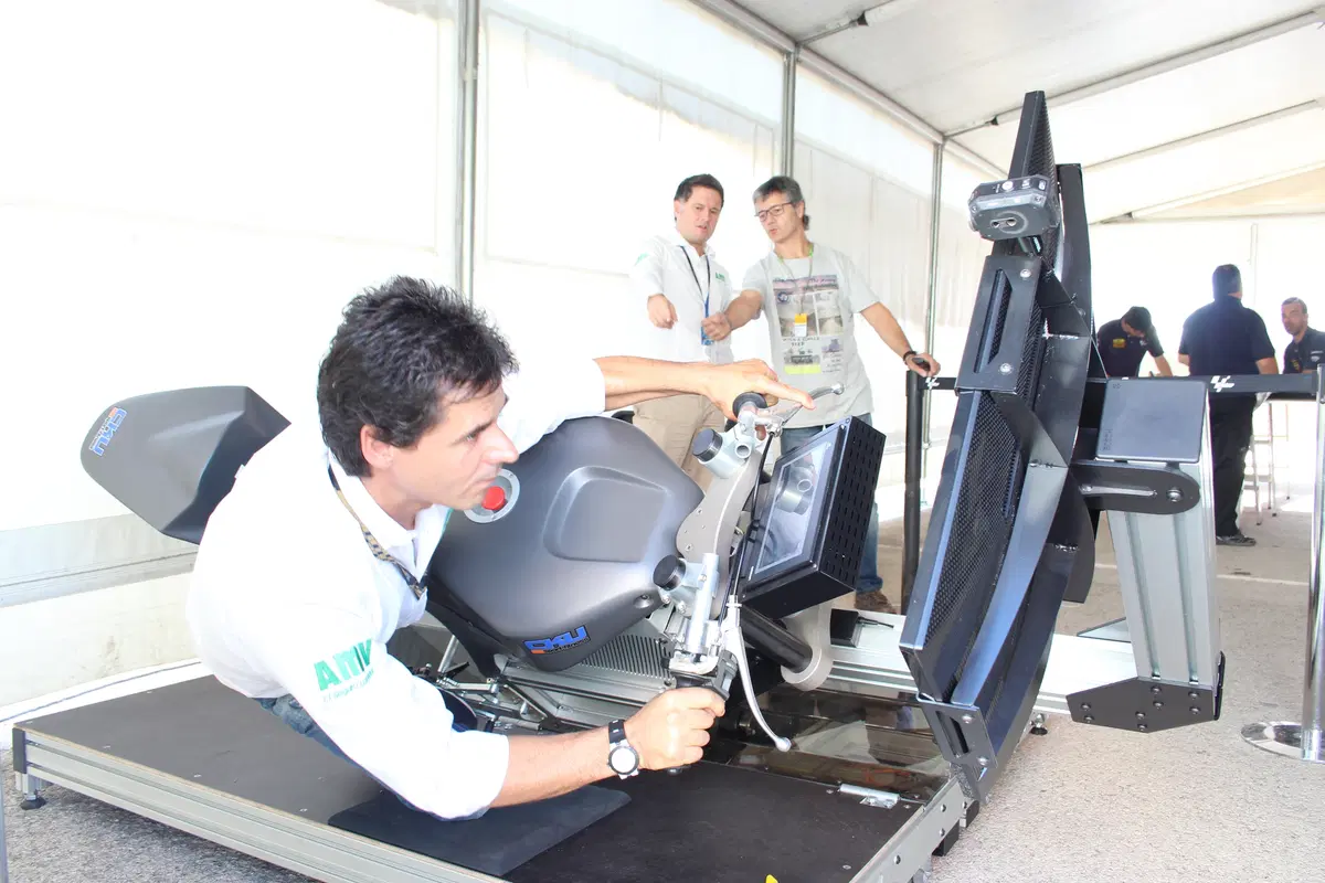 Prova il simulatore della Yamaha M1 di Lorenzo allo stand di Moto.it! (12)