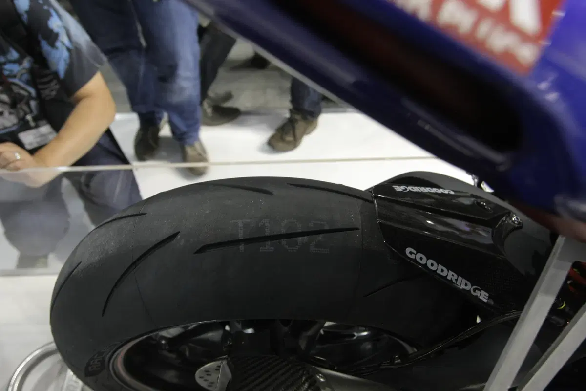 Metzeler Racetec RR (8)