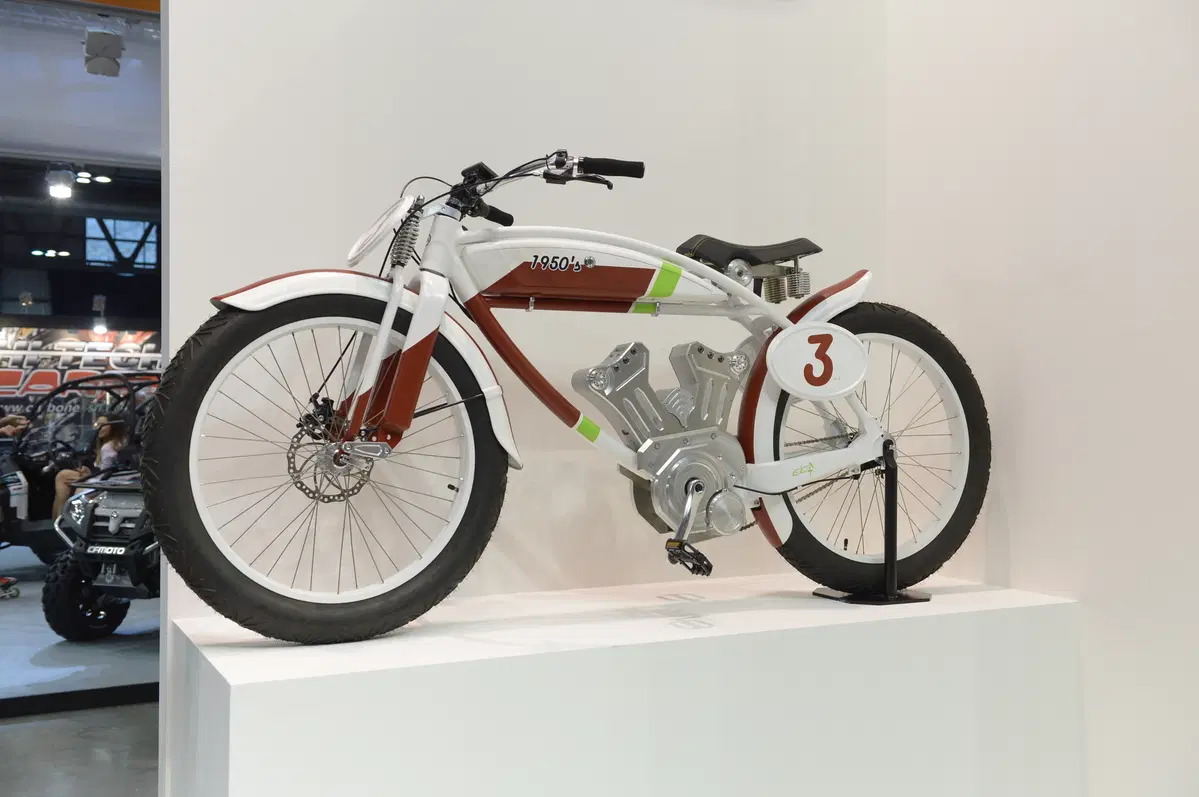 Overbikes presenta a EICMA tre nuovi modelli (4)