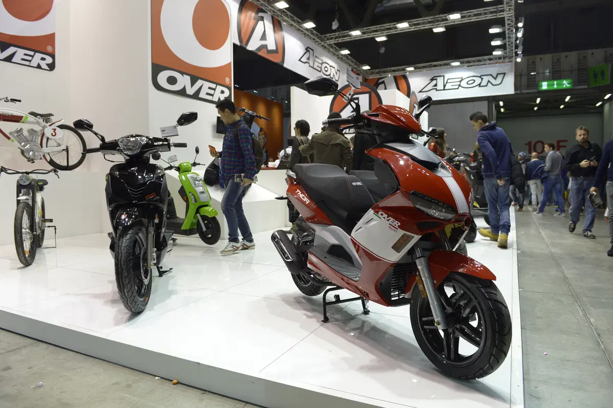 Overbikes presenta a EICMA tre nuovi modelli (5)