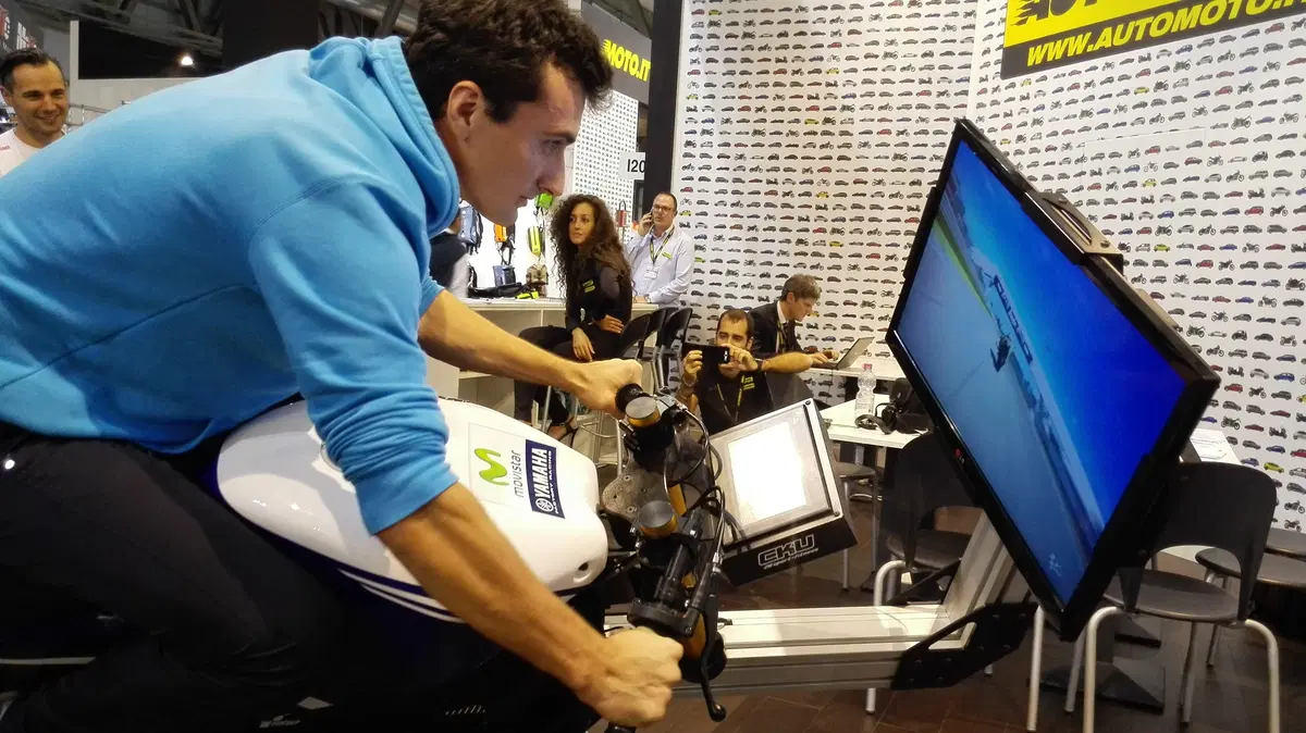 Prova il simulatore della Yamaha M1 di Lorenzo allo stand di Moto.it! (4)