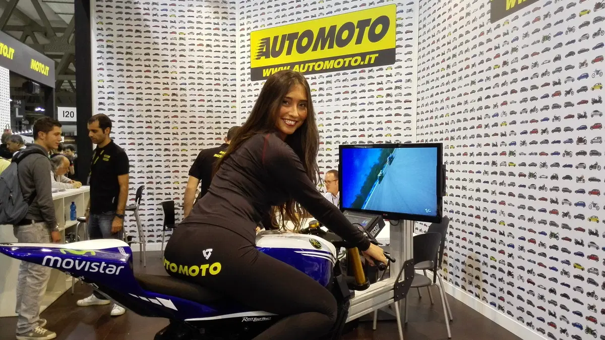 Prova il simulatore della Yamaha M1 di Lorenzo allo stand di Moto.it! (8)