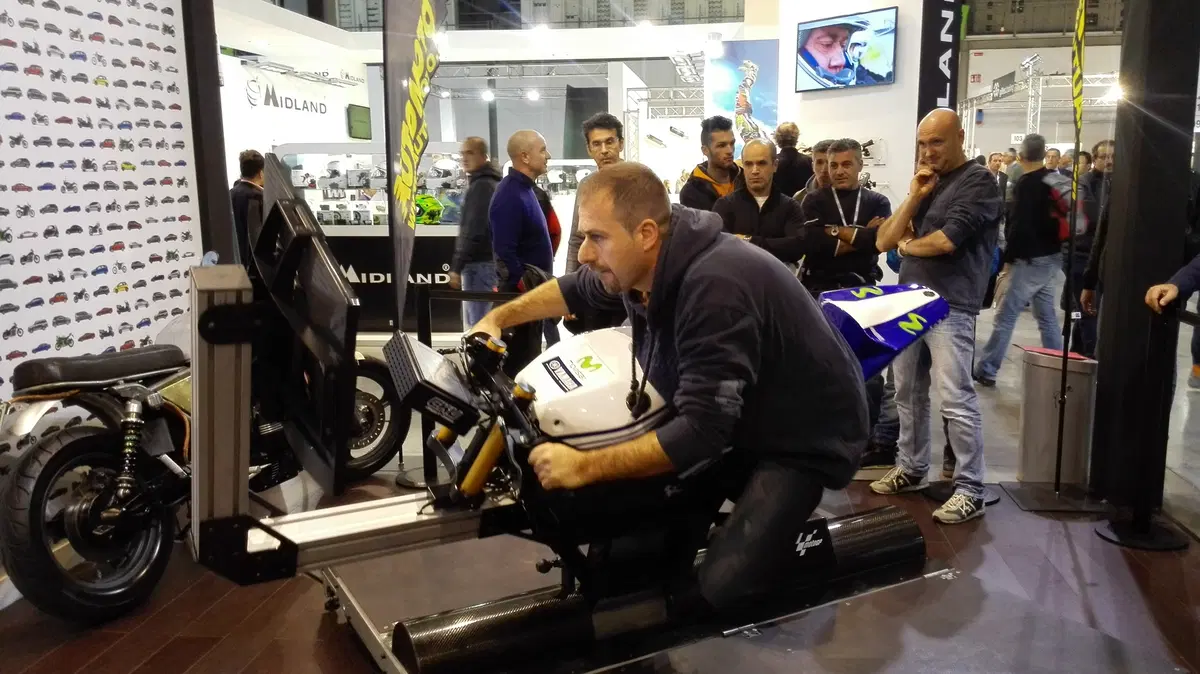 Prova il simulatore della Yamaha M1 di Lorenzo allo stand di Moto.it! (9)