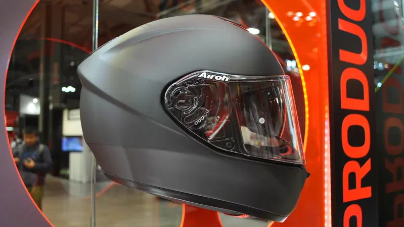 Airoh presenta a EICMA l'integrale ST 701