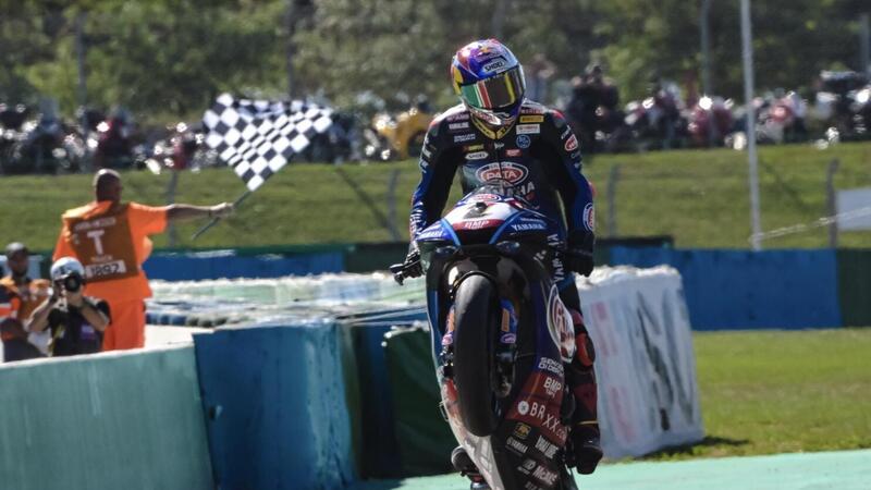 SBK 2022. GP di Francia a Magny Cours. Toprak Razgatlioglu vince un&rsquo;incredibile gara2 a Magny Cours