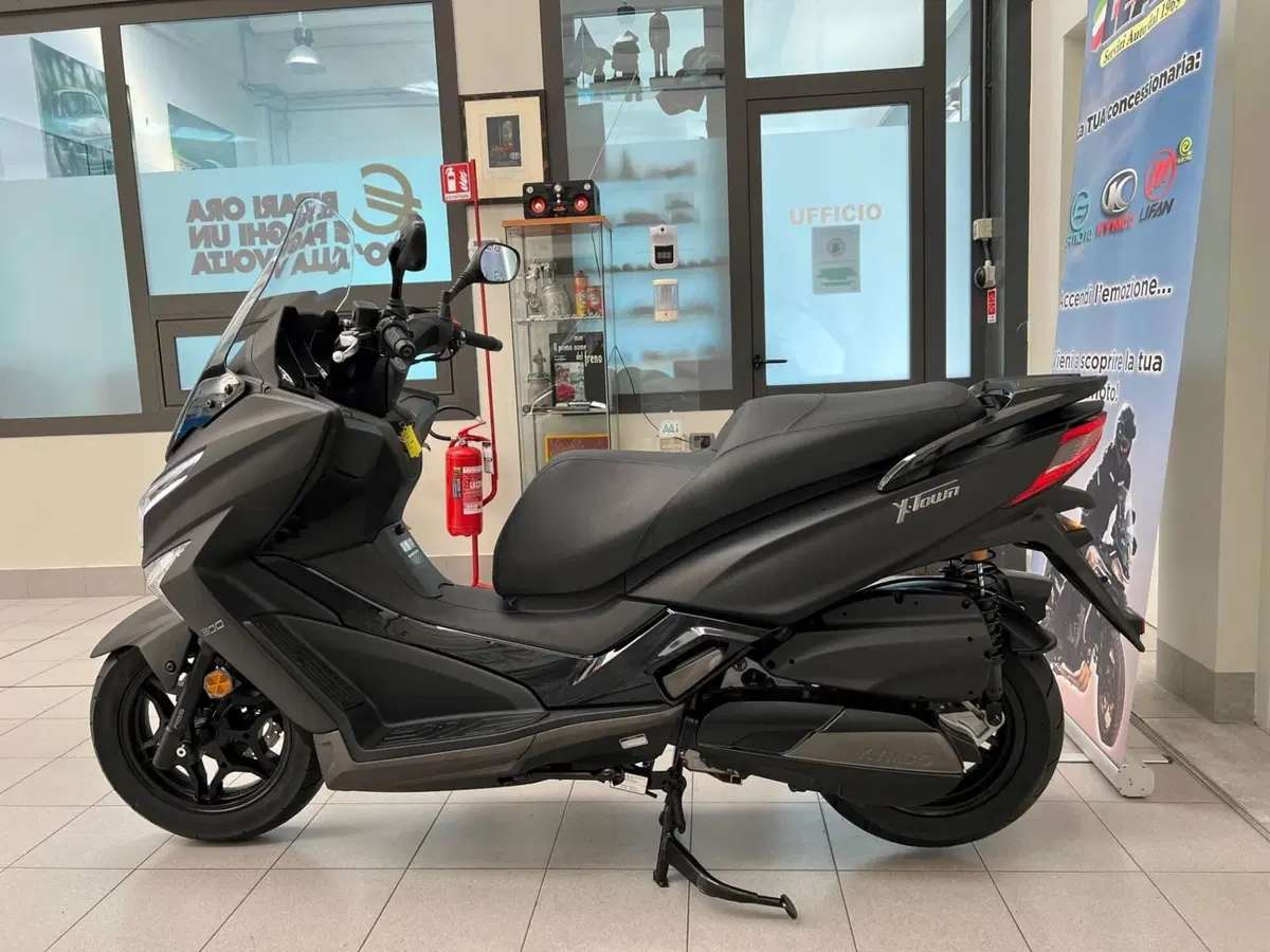 Kymco X-Town 300i (2025 - 26) (4)